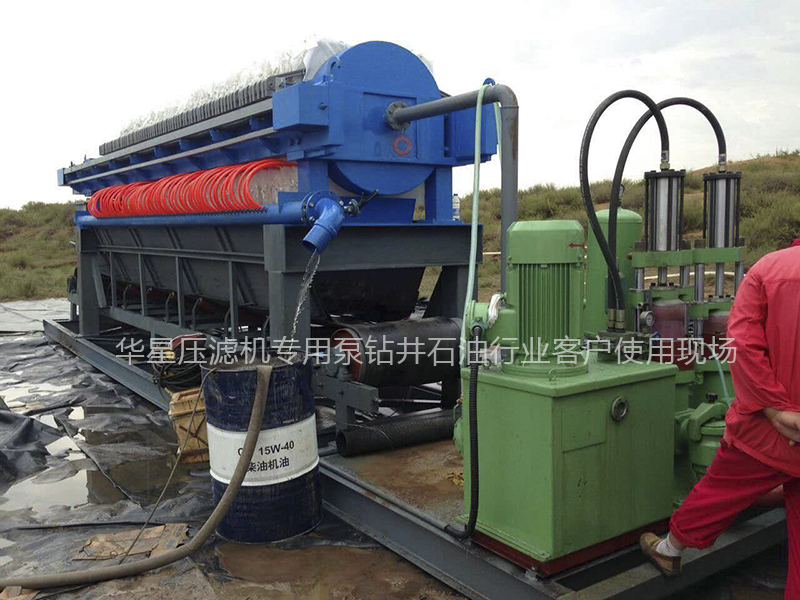 柱塞泥漿泵石油行業客戶現場